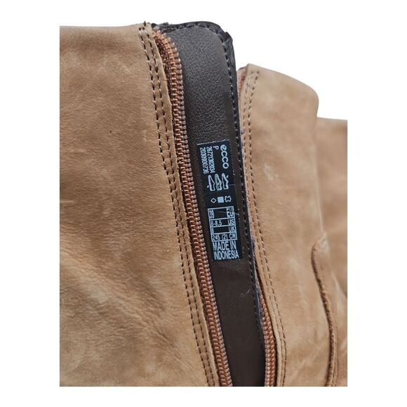 Ecco Soft Tan Suede Stacked Heal Almond Toe Size 8 / 8.5 - Picture 9 of 9